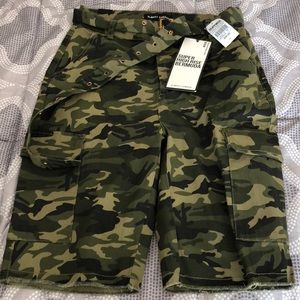 NWT Almost Famous Bermuda shorts size medium